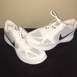 Nike Revolution 3
